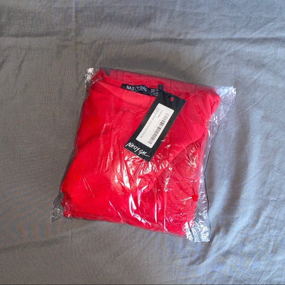 Red 2-Piece Pantsuit - Picture 5 of 6